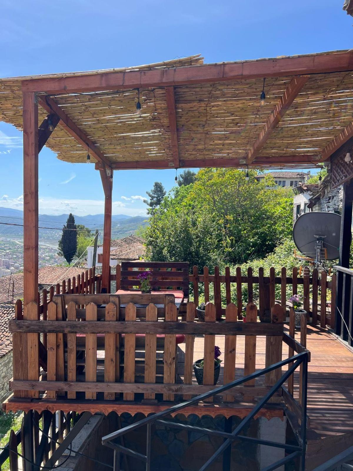 Guest House Maria - Berat Castle 외부 사진